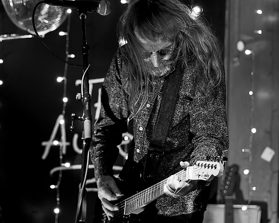 Deviant Amps 4 b&w
